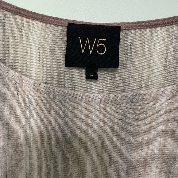 WS size L top with gathered lower bottom front. Lightweight and super cute - Picture 5 of 8